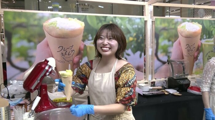 微笑みの国タイで、初の試食販売に笑顔で臨んだ遠藤さん