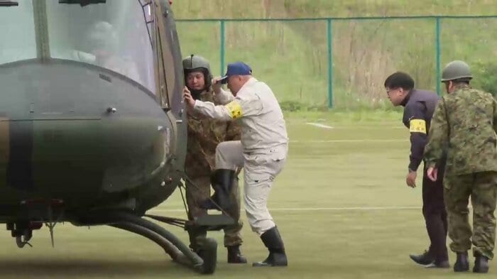平野公三町長がヘリコプターで上空から状況確認