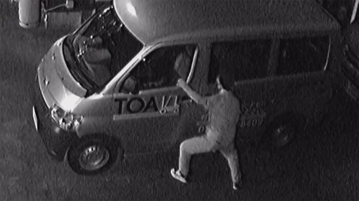 闇夜に不審な影 車上荒らし プロの仕業? カメラに一部始終