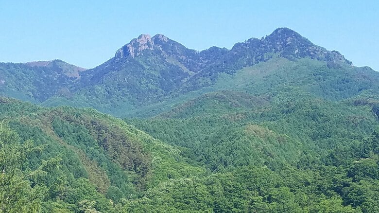 御座山から下山中に大阪の女性が転倒　ヘリで救助も足の骨を折る重傷　「日本二百名山」の一峰として人気の山　｜FNNプライムオンライン
