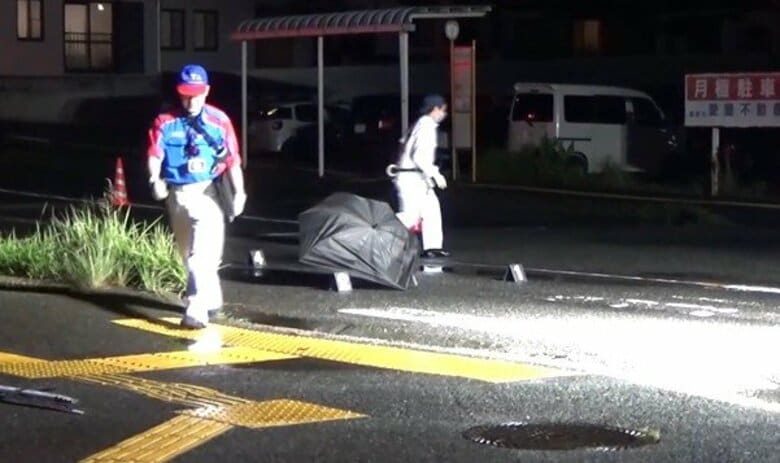 県道交差点で６０代の女性が車にはねられ重傷　ひき逃げ容疑で男を逮捕　広島市安佐北区｜FNNプライムオンライン