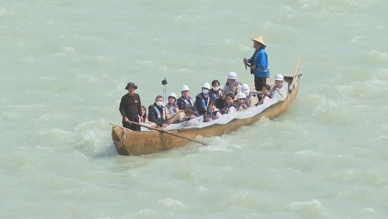天竜川で川下り舟の安全点検　大型連休前に救助体制など確認　川に落ちた乗客の救助訓練も　「注意徹底し無事故で」｜FNNプライムオンライン