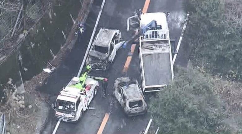 【速報】車3台の衝突事故　1人死亡　子供など6人搬送　2台から出火も　県道21号線の犬鳴峠が全面通行止め　福岡・宮若市｜FNNプライムオンライン