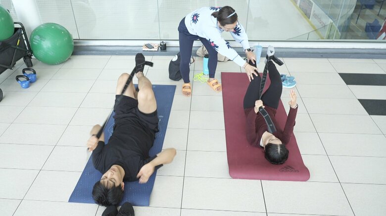 最近やり始めたというメ―ガンコーチとのインナーコアを鍛えるトレーニング