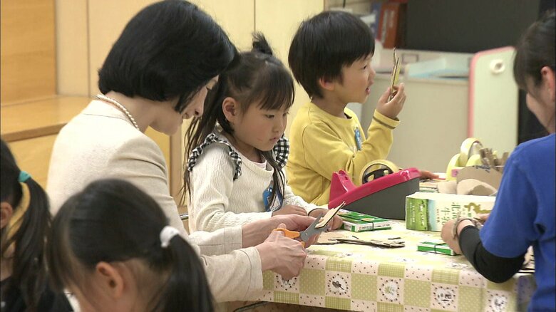 工作をお手伝いする紀子さま