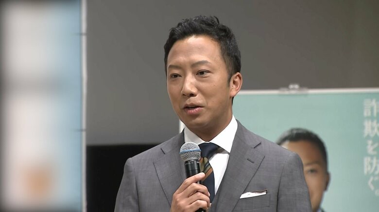 市川猿之助さんと両親は、午前10時半ごろ、自宅で倒れているのが見つかったという。