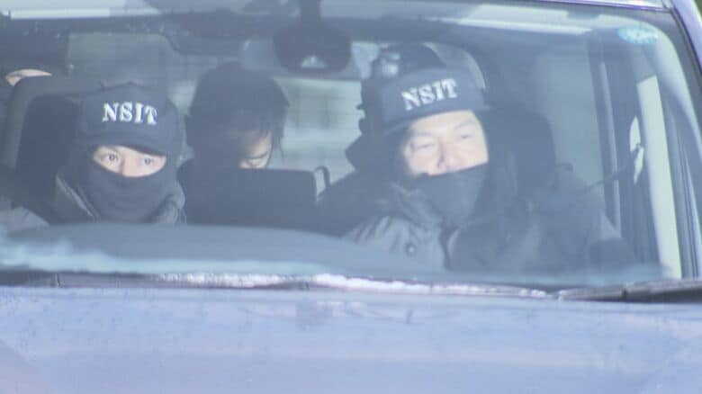 長野中央警察署に移送される矢口容疑者