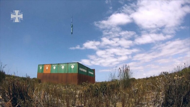 標的にトップアタックするタウルス KEPD 350巡航ミサイル