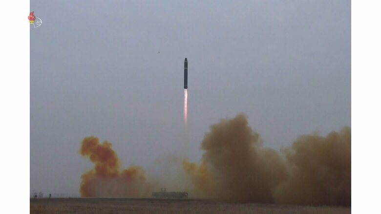 「火星15」型の発射訓練（朝鮮中央テレビ・2月19日放送）