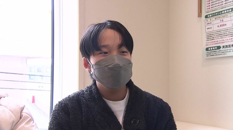 中学校では学級閉鎖も起きていると語る生徒