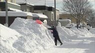 「体にムチ打ってやるしかない」雪かきで住民ヘトヘト…”今季最強寒波”が灯油や食品などの物流に影響_23日にかけても局地的な大雪続く見通し_引き続き交通障害に注意を〈北海道〉