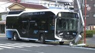 都営バス運転手「車内の蚊を追い払おうと」　ハンドル操作誤り信号機に衝突　乗客の男性2人けが　東京・江戸川区