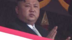 軍事パレードに初のスーツ姿。金正恩流の演出と焦り