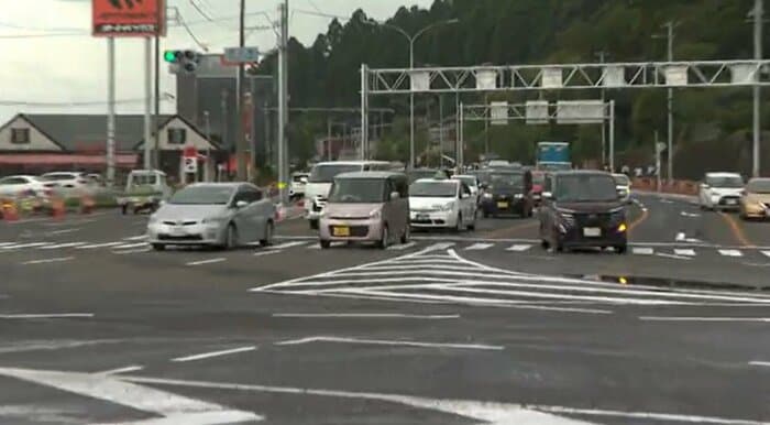 開通初日、西多賀方面から新しい宮沢橋方面へ向かう車