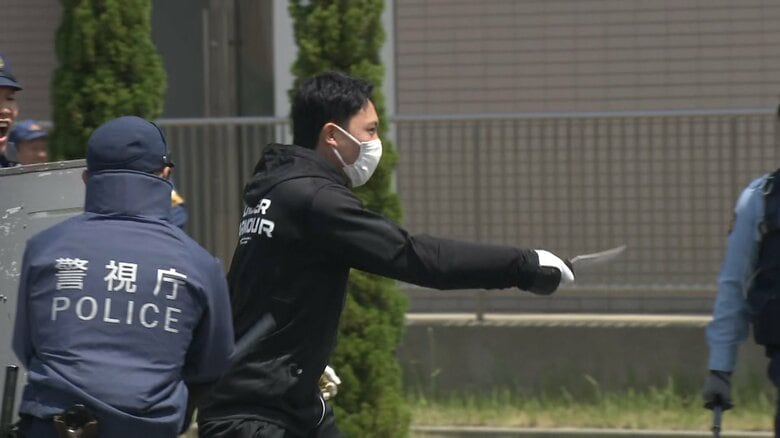 「官民一体となってテロ対策を」浄水場で刃物を持った不審者の制圧訓練｜FNNプライムオンライン