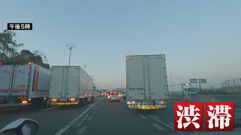 “イライラ”は事故のもと 年末年始の高速道路渋滞を予測  九州に1人しかいない『渋滞予測士』に密着 「的中率は7割」 【福岡発】｜FNNプライムオンライン