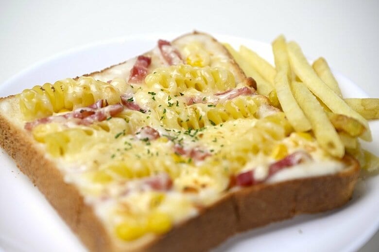 モーニングランチ　グラタントースト（提供：株式会社B＆V）