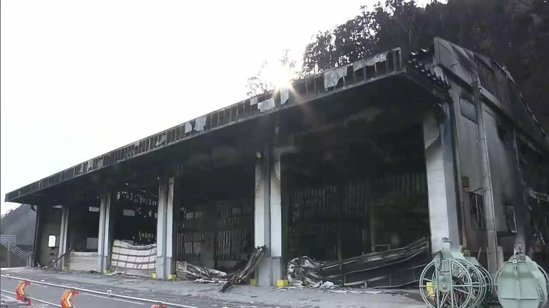 定置網を保管していた倉庫が全焼