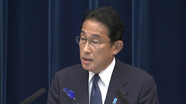 岸田首相は記者会見で、亡くなった安倍元首相について、今年秋に「国葬」を行うことを明らかにした（7月14日）