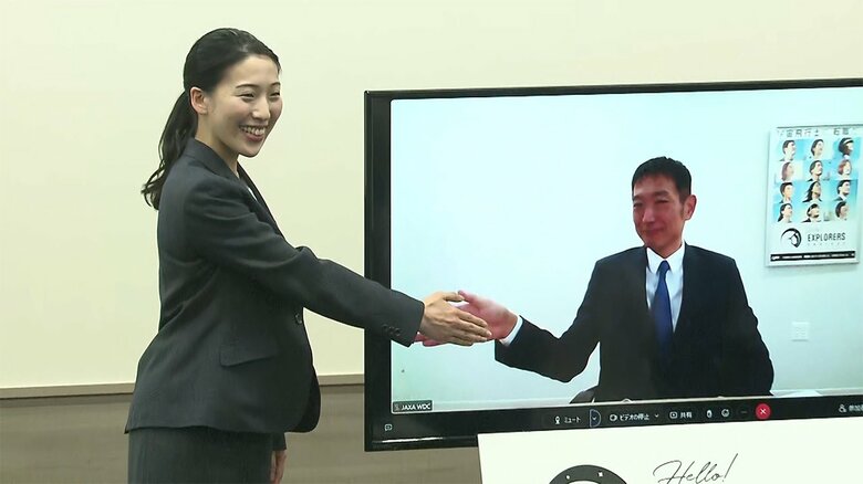 記者会見後のフォトセッションの様子