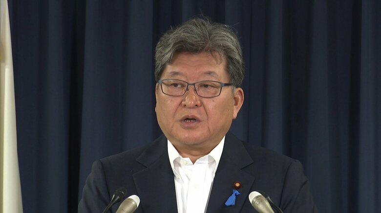 自民・萩生田幹事長代行は「耳を疑う発言だった。国防という崇高な任務にあたっている自衛隊員に対しても、そのご家族に対しても、非常に認識の異なる無礼な発言だ」と批判