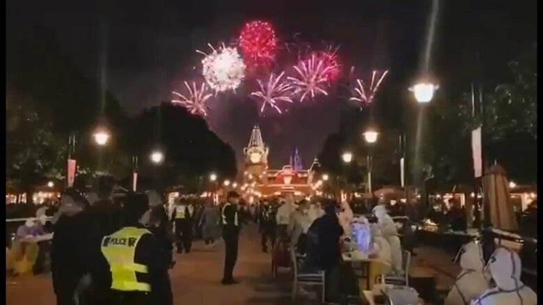 ディズニーランドで大規模PCR検査が行われたのはハロウィンの夜だった（2021年10月・中国のSNSより）
