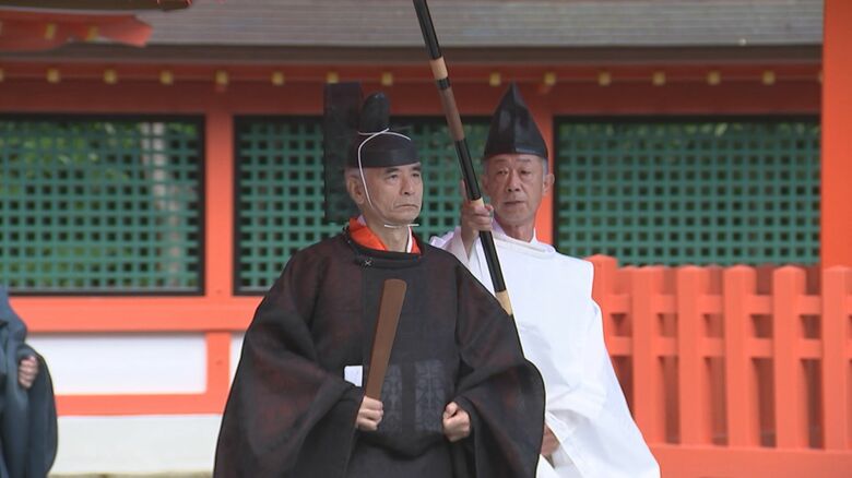 創建1300年の宇佐神宮に勅使