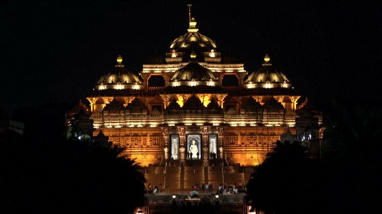 インドで多数を占めるヒンズー教の寺院（アークシャルダーム寺院）