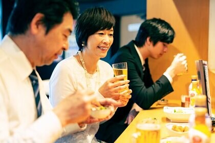 “飲みニケーション”はもう古い？「不要派」6割で初めて多数派に…会社の飲み会が今後どうなるか聞いた