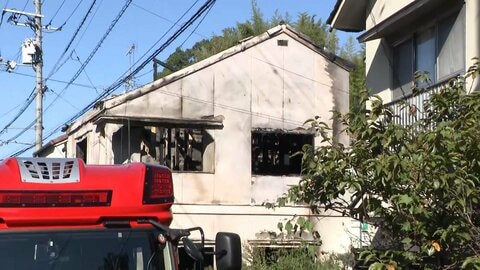 住宅1棟が全焼、焼け跡から2人の遺体　住人の70代夫婦と連絡取れず　隣の住宅にも延焼　広島市