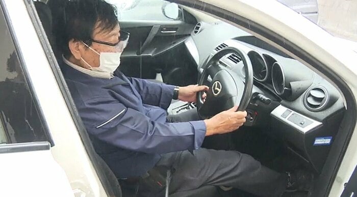 がに股の姿勢のために踏み間違えることもあるという