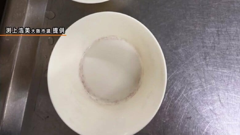小学校給食に“異物混入”“食器汚れ”など相次ぐ　大阪市は業者と契約解除　保護者が不安の声あげ弁当持参も｜FNNプライムオンライン