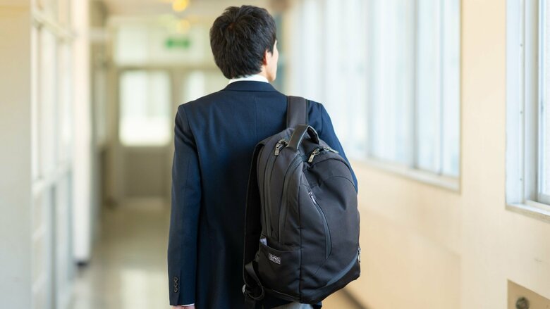 真面目で優秀な高校生の息子が女子生徒を盗撮して逮捕…「うちの子に限って」両親を襲った悪夢と揺らいだ家族｜FNNプライムオンライン