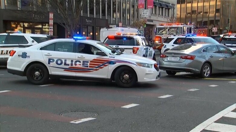 ホワイトハウス近くで銃撃　州兵2人撃たれる　トランプ大統領はフロリダ滞在で不在｜FNNプライムオンライン