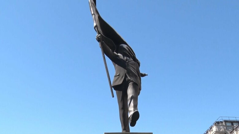 バンクシー新作　ロンドン中心部に彫刻　自身の作品と公表｜FNNプライムオンライン