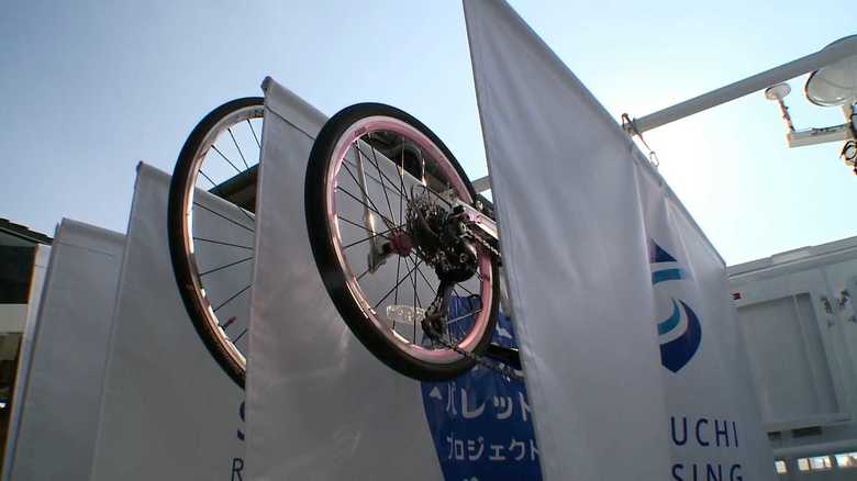 自転車を積むことができる船内