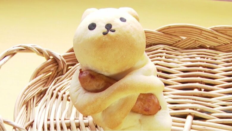「ウインナーを抱えたクマ」のパン