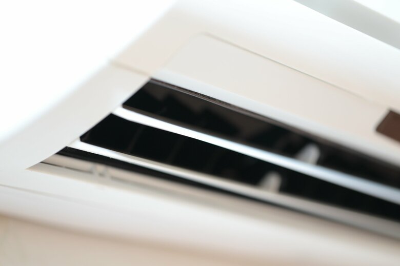 エアコンの吹き出し口にもカビが生えることがある（画像はイメージ）