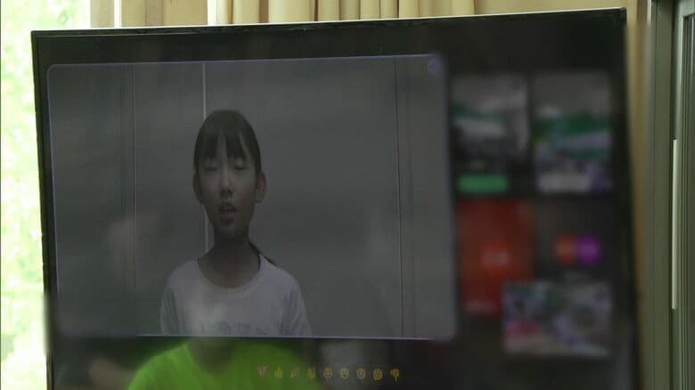 エアコンの効いた教室でリモートによる終業式