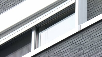 「居候先の奥さんを殺した」と自ら通報…32歳男を殺人未遂容疑で緊急逮捕　倒れていた住人の31歳女性死亡　大阪・東大阪市