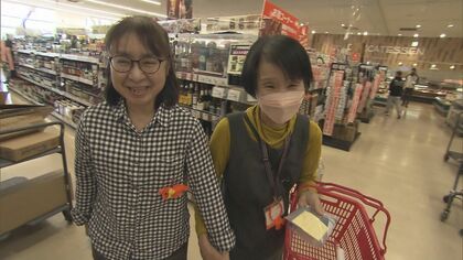 認知症の人が買い物楽しむ…スーパーで“スローショッピング”「1人では難しいけどサポートがあればできる」【三重発】