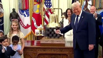 新生児に1000ドル拠出する「トランプ口座」開始　格差拡大を懸念する声も