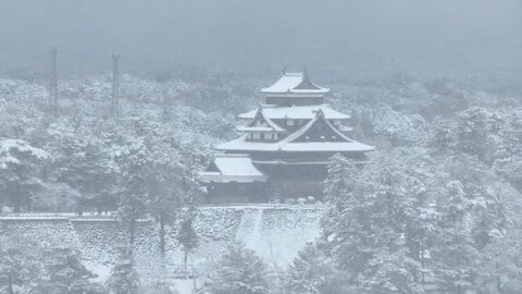 【新春寒波】山陰地方の平地でも積雪　松江市で今季最深１５センチ　３日昼前まで大雪に注意を