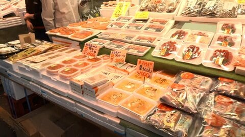 【中継】年末の買い出しで賑わう上野アメ横　カニやウニ…物価高で節約志向も値切りでお得に　大晦日の午前中が狙い目