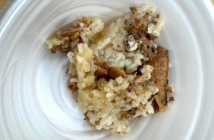 よく混ぜて「サンマご飯」に！（特集班撮影）