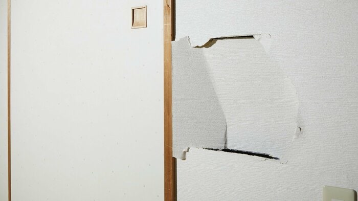 入居者の負担となるのは、故意・過失による汚れや破損(画像はイメージ)