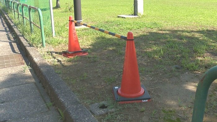 車止めが盗まれた跡