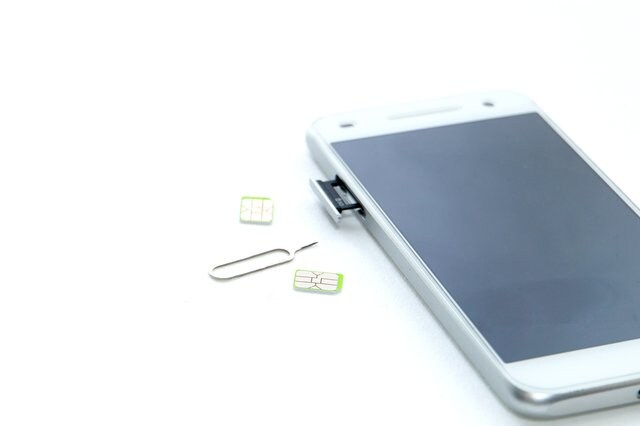 スマホとSIMカード