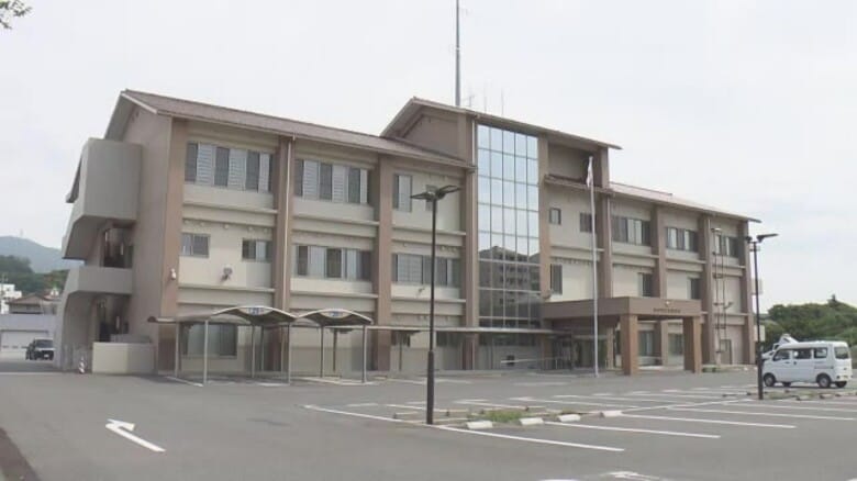 「皮膚の治療で15万円必要」うそをついて男性から現金だまし取る　風俗店従業員の女を詐欺容疑で逮捕｜FNNプライムオンライン