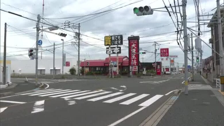 道路で消火剤噴射…パトカー追跡受け車に衝突　自転車運転の犯人逃走を手助けした19歳少年を新たに逮捕｜FNNプライムオンライン